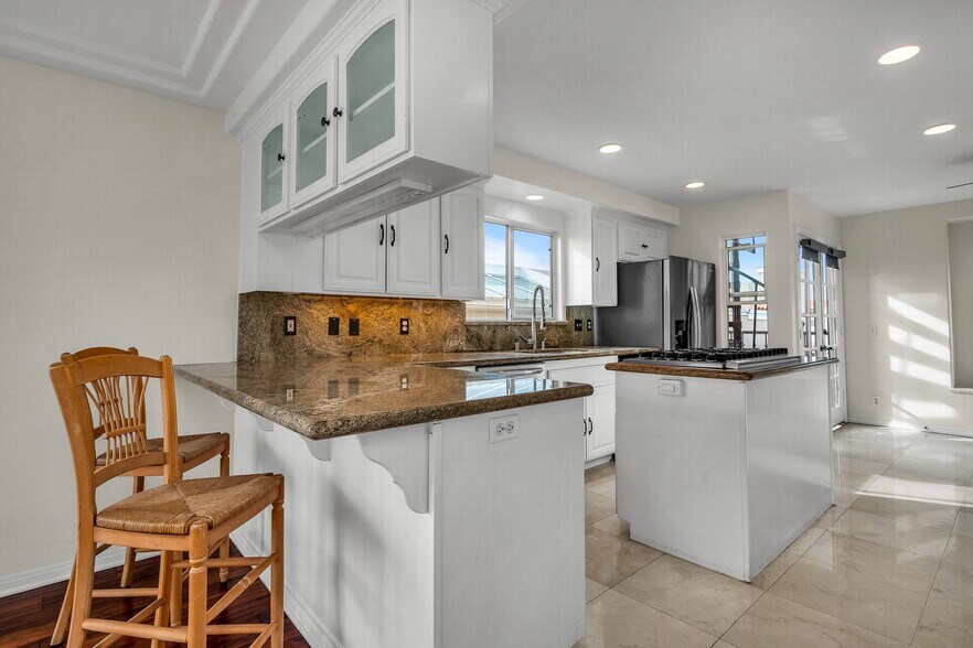 Building Photo - 4113 Highland Ave