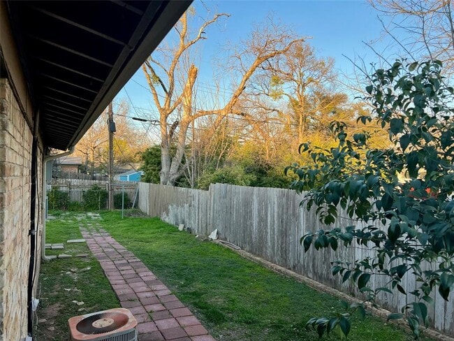 Building Photo - 3114 Hunt Trail