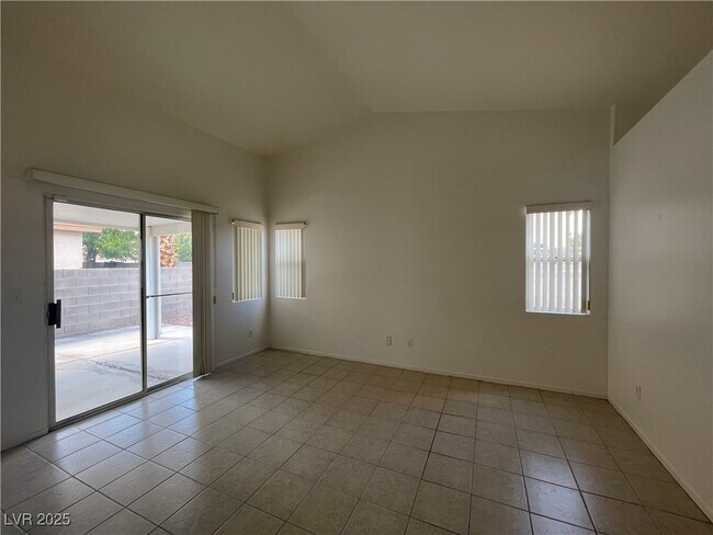 Building Photo - 1012 Rainbow Cliff Ct