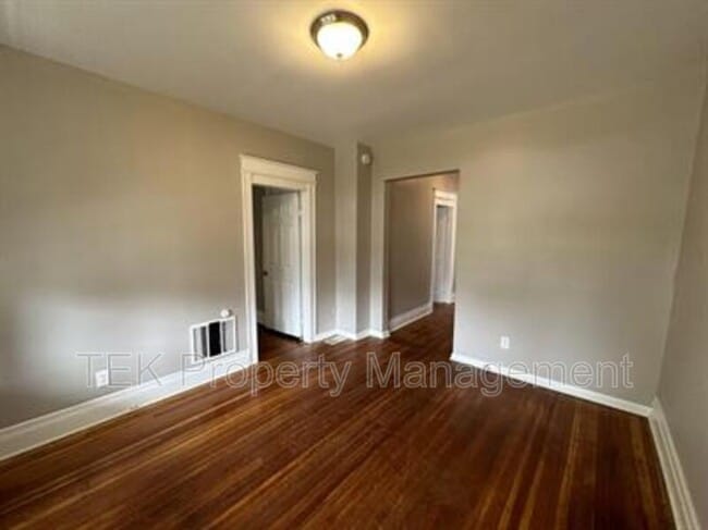 Building Photo - 94 Scrantom St