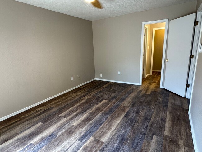 Building Photo - 2 Bedroom, 2 Bathroom Home near Tramway and Indian School