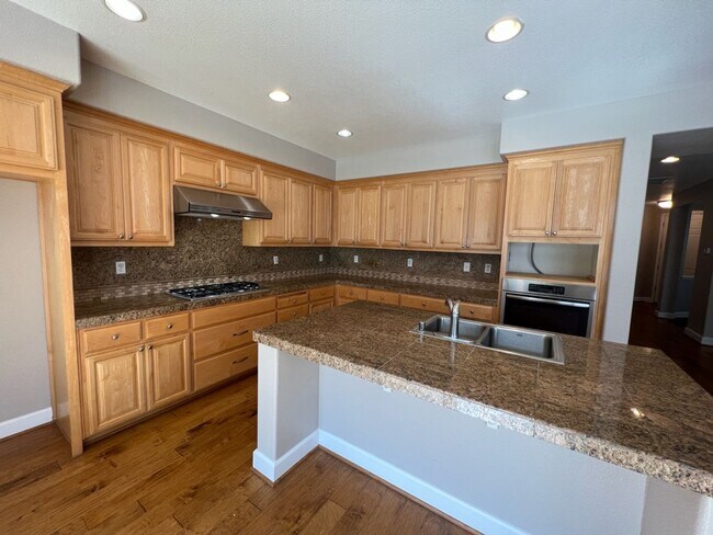 Building Photo - 4 bedroom home with 3 car garage in Patterson!