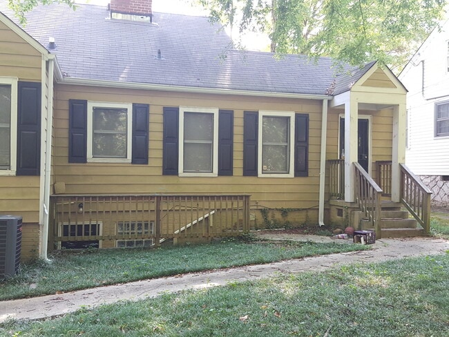 Building Photo - Wonderful Westridge