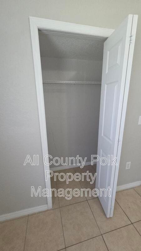 Building Photo - 712 Bryon Ct