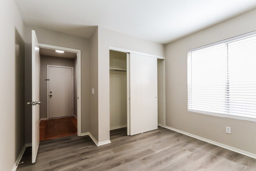 Building Photo - 7356 S MESSALA Ct