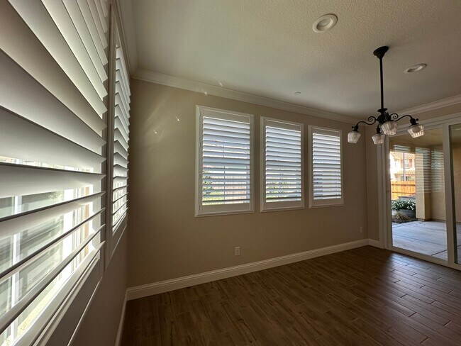 Building Photo - Impressive All Single Story 3 Bedroom, 2.5...