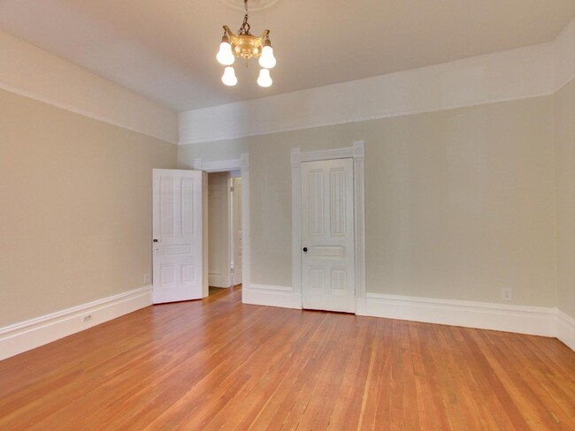 Building Photo - Beautiful 3 Bedroom in Duboce Triangle!!