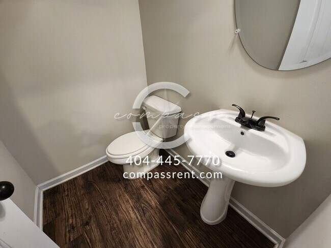 Building Photo - 1002 Mcconaughy Ct