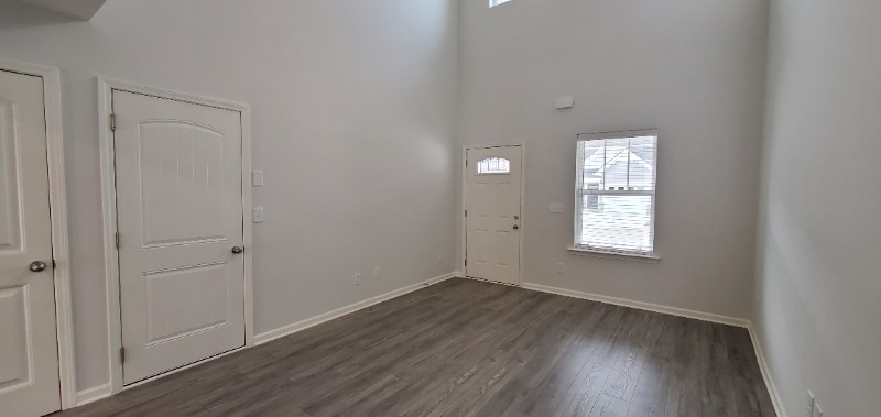 Building Photo - 211 Ruth Wy