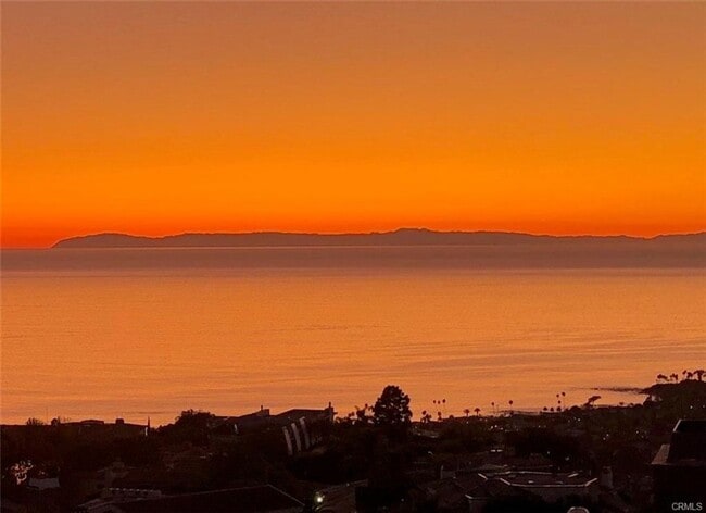 Building Photo - Elegant Mystic Hills Home