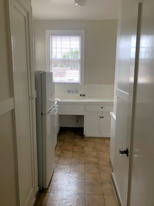 Building Photo - COMING SOON-large bedroom and is located near the north side of UCB