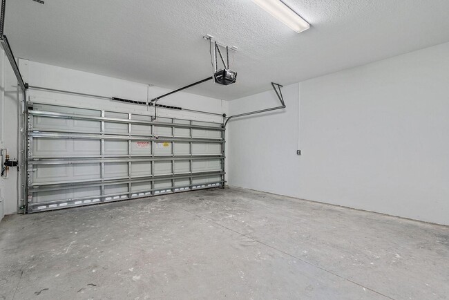 Building Photo - 1244 Haywagon Trl