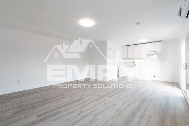 Building Photo - 6221 Fishburn Ave