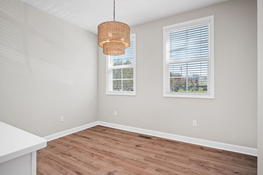 Building Photo - 279 Scott Ave