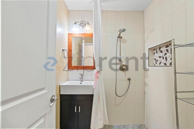 Building Photo - 3207 Forbes Ave