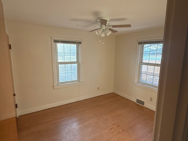 Building Photo - 4305 Westport Rd