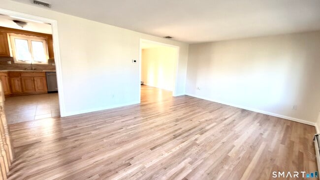 Building Photo - 309 Brookfield St