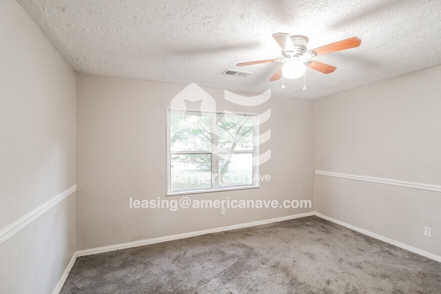 Building Photo - 408 Camellia Cir