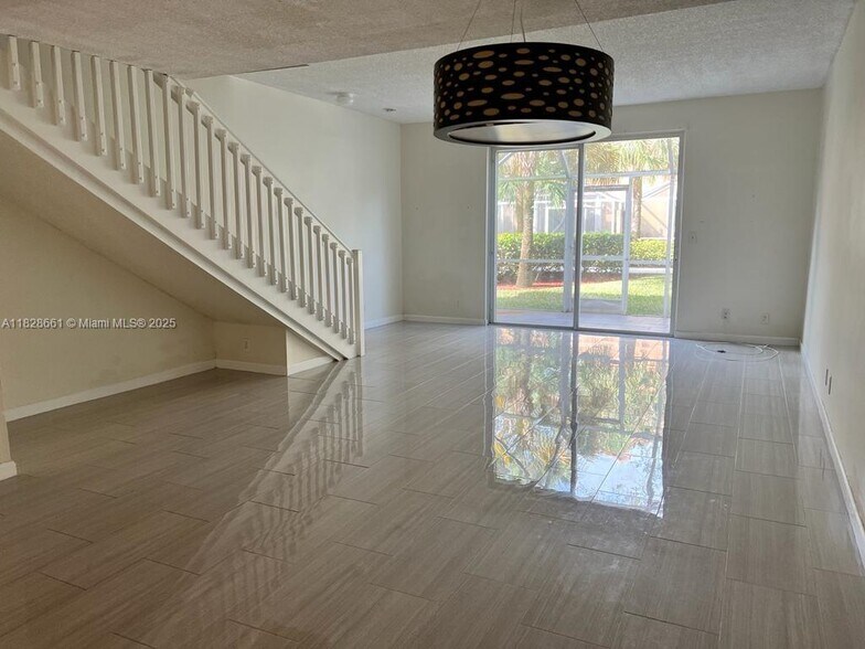 Building Photo - 1597 Barcelona Way
