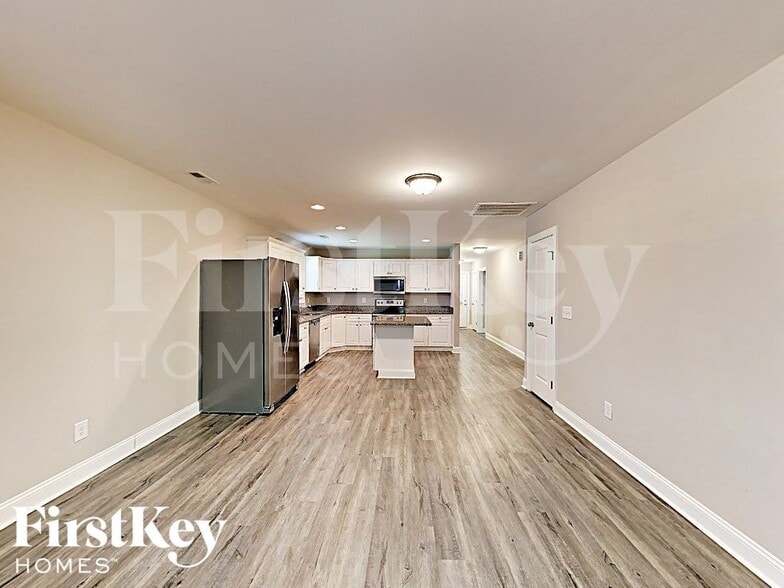 Building Photo - 839 Murphy St