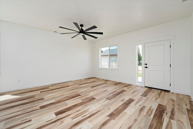 Building Photo - 405 N 18th St