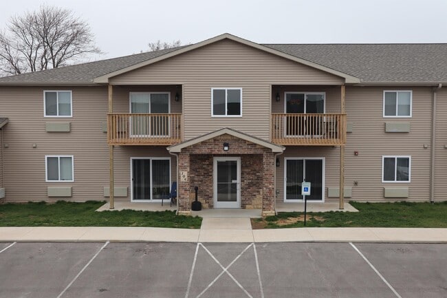 Building Photo - 106 Gardens Ct