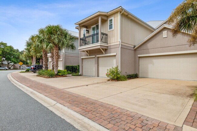 Building Photo - 95217 Summerwoods Cir