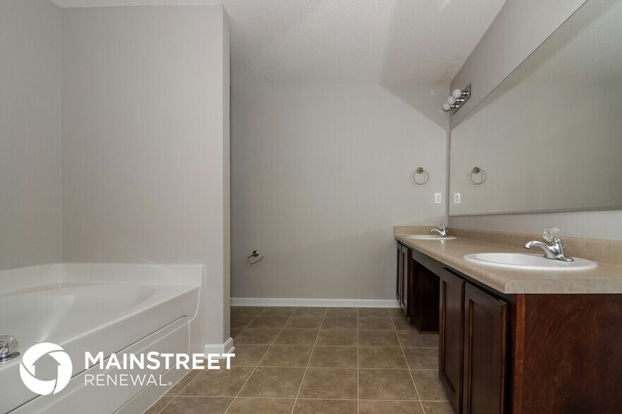 Building Photo - 10209 Cottage Farms Dr