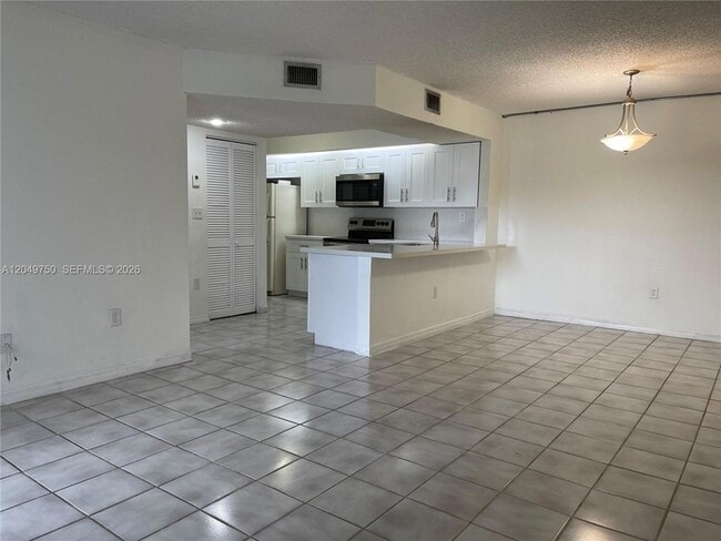 Building Photo - 8500 SW 212th St