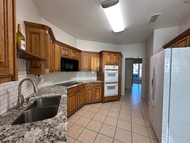 Building Photo - 3028 Whitehall Ln