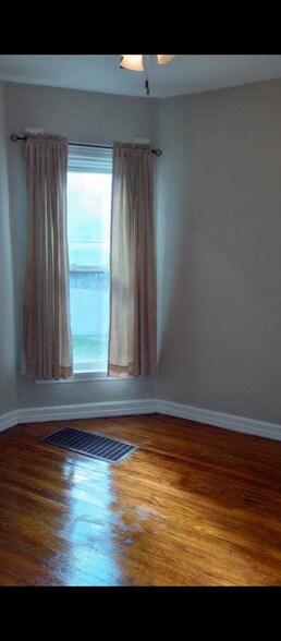 Master Bedroom - 2818 W Wilcox St
