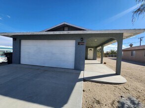 Building Photo - 2 Bedroom 2 Bath House in Twentynine Palms