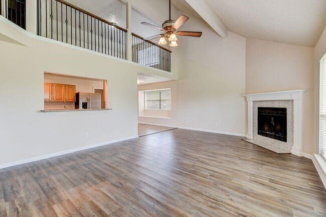 Building Photo - 2107 Collingsfield Dr