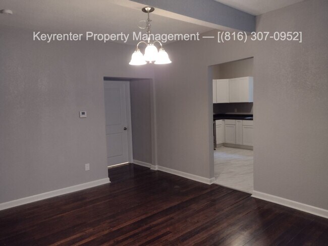 Building Photo - 1419 S Willow Ave