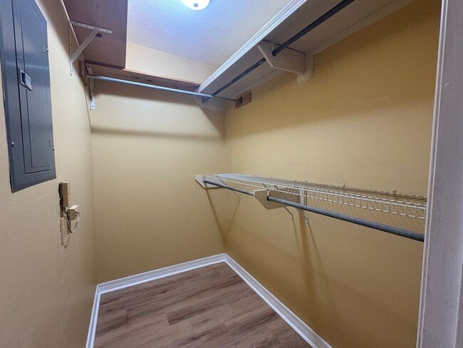 Building Photo - 2 Bed/1.5 Bath in North Jackson