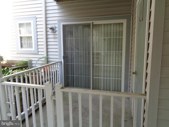 Building Photo - 603 Sweetwater Dr