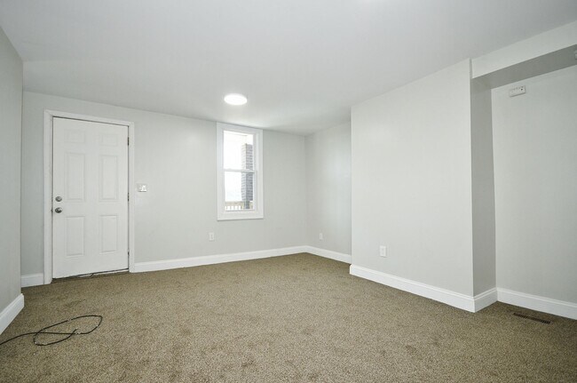 Building Photo - 1103 Crosby St