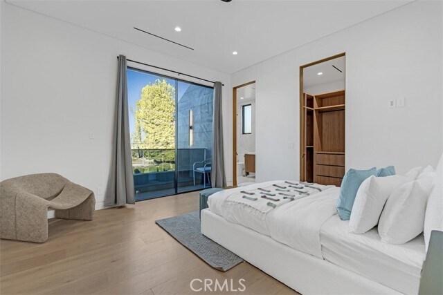 Building Photo - 13016 Chandler Blvd