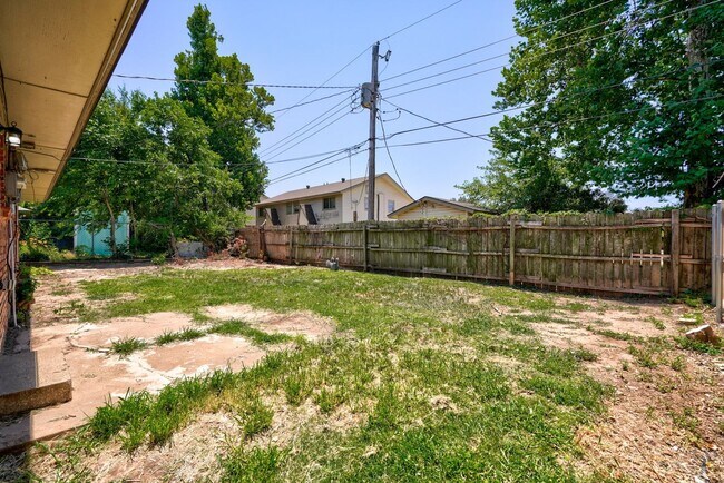Building Photo - 3 Bed 1.5 Bath Norman