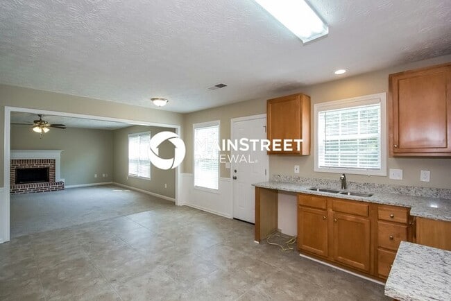 Building Photo - 2216 Swan Lake Ct