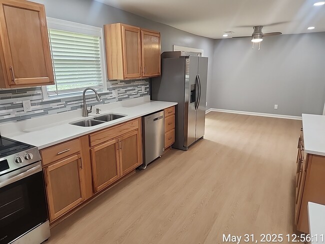 Building Photo - 2348 Clifton Springs Manor