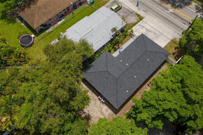 Building Photo - 2185 NW 41st St