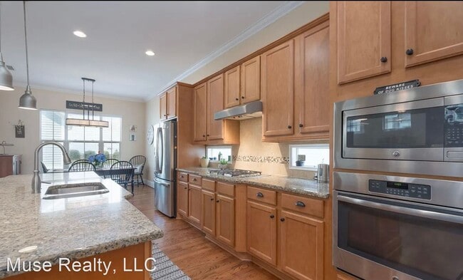 Building Photo - 3 br, 2.5 bath House - 936 Herrons Ferry