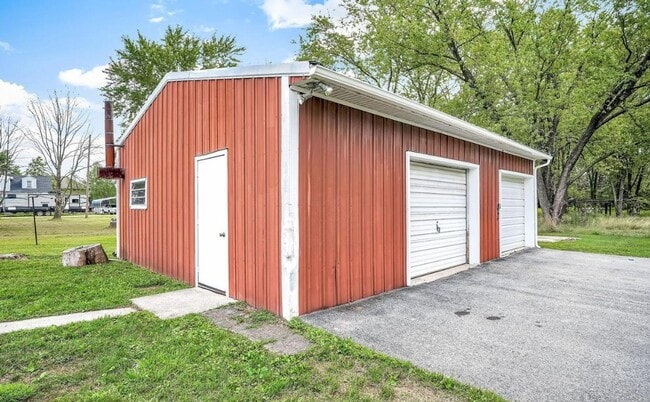 Building Photo - Coming Soon! 3 Bedroom 1.5 Bath Home in Fa...