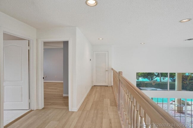 Building Photo - 11340 Lakeshore Dr