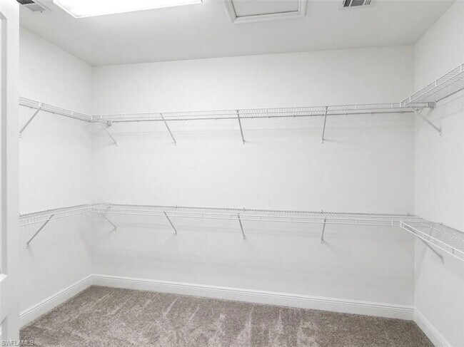 Building Photo - 2549 Seychelles Dr