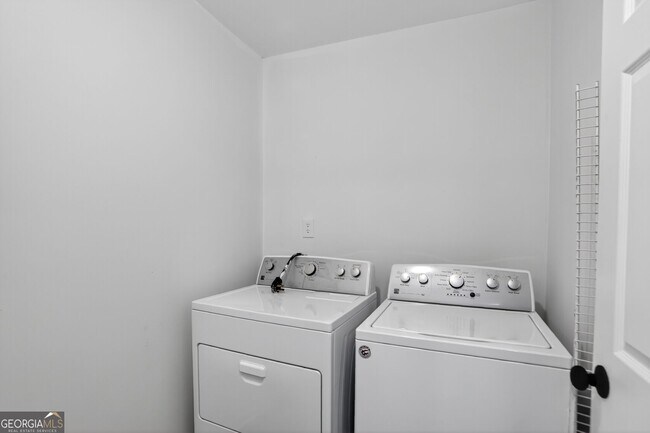 Building Photo - 1308 Gates Cir SE