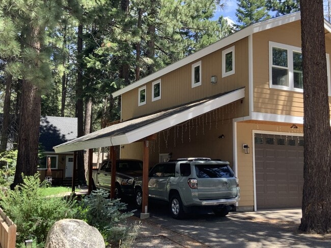 Building Photo - Luxury Over Garage ADU 1 Bedroom, 1 Bath