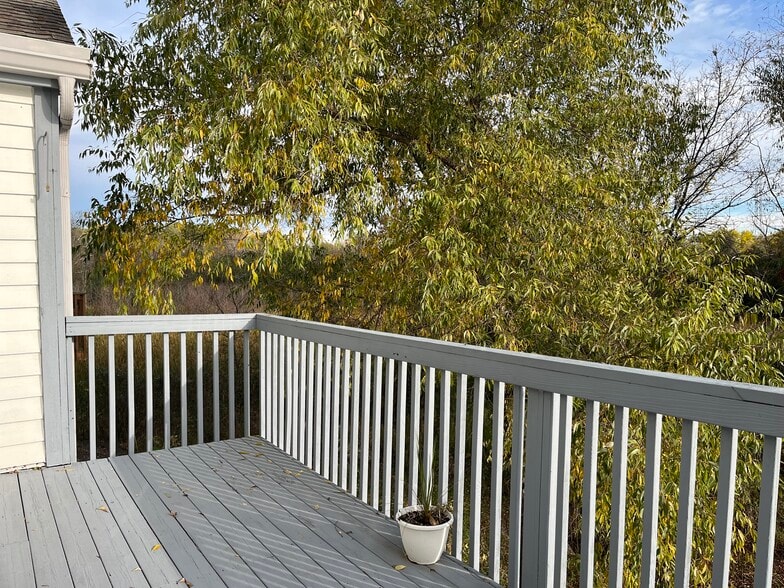 Building Photo - 1531 Queen Ann Ln