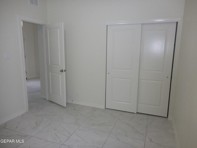 Building Photo - 12800 Giovanni Grajeda Ave